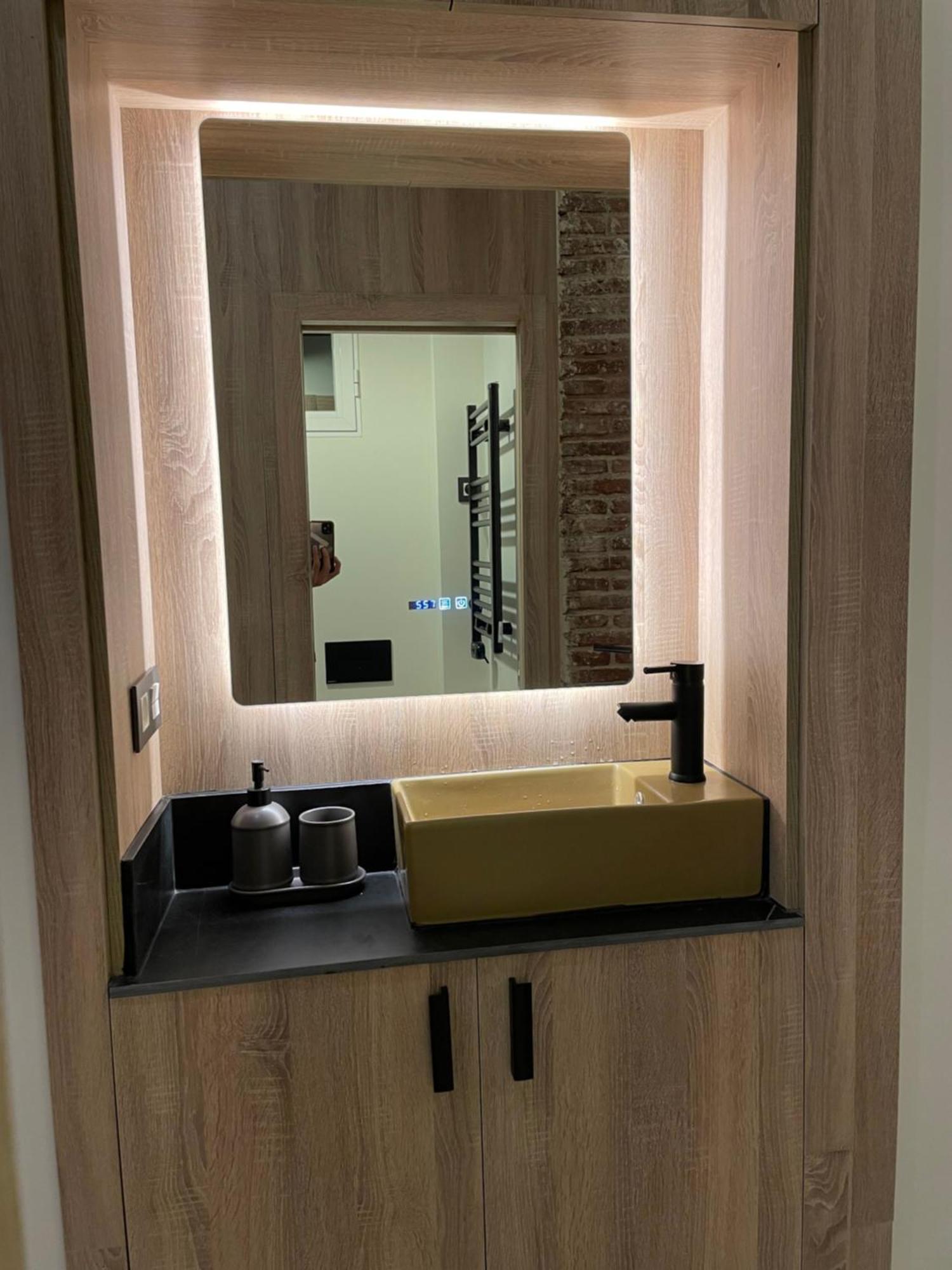 Apartamento Moderno En Edificio Historico Мадрид Екстериор снимка